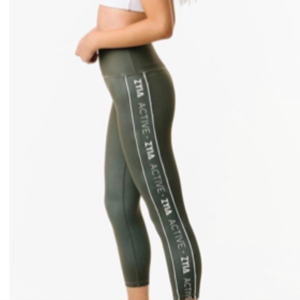 Zyia Logo Capri Leggings, olive green, 8-10